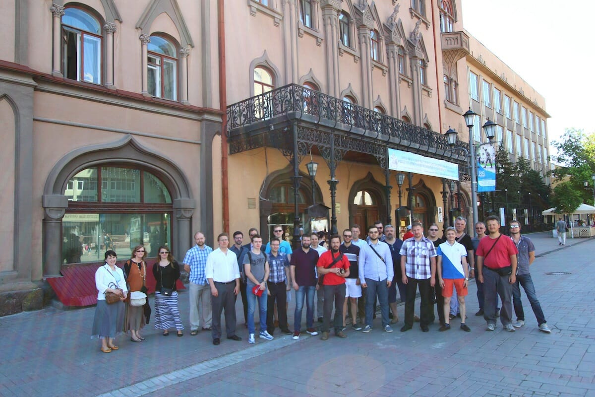 Moscow and North American singers arrived in Saratov today to join the Metropolitan choir.